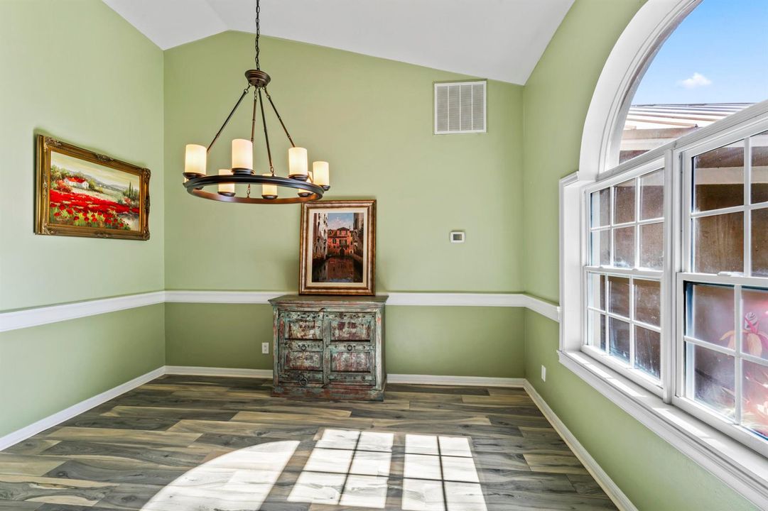 FAMILY ROOM / DEN