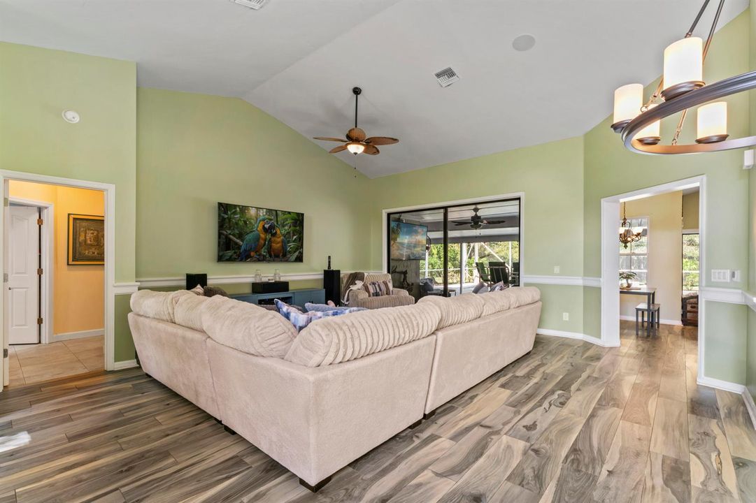 ENTRANCE LIVING AREA