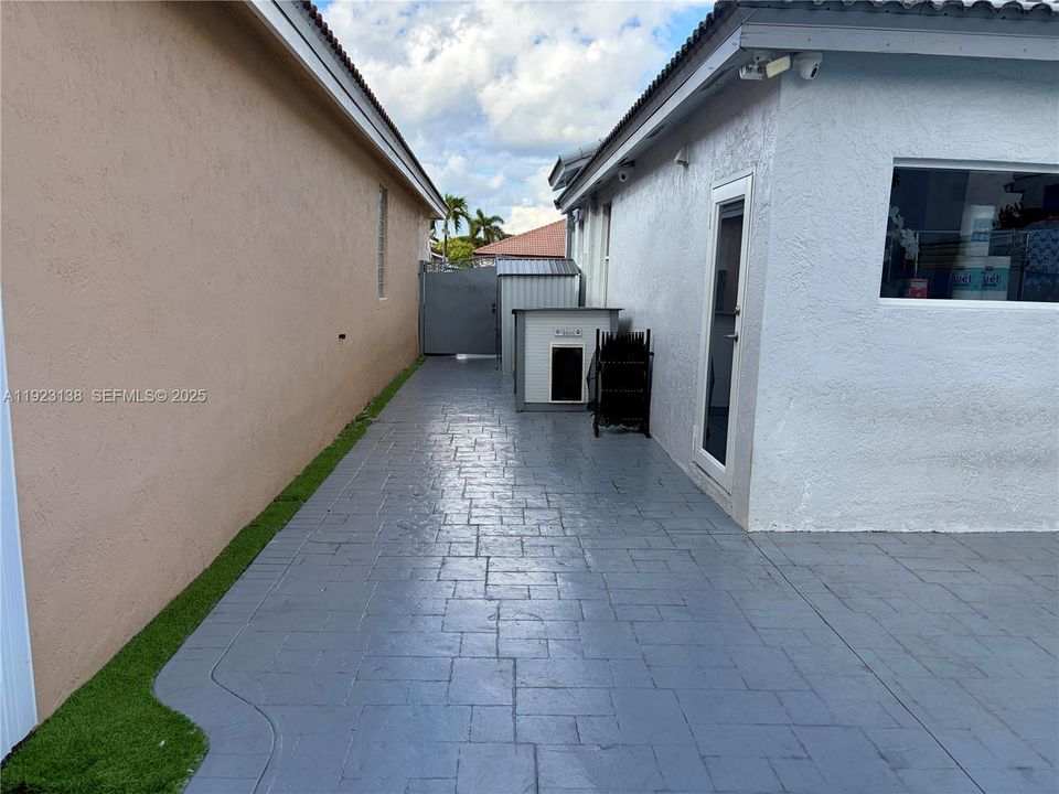 待售: $659,900 (3 贝兹, 2 浴室, 1769 平方英尺)