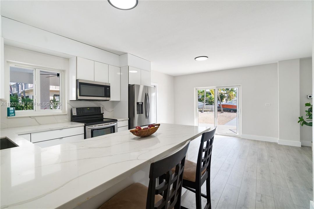 待售: $2,249,000 (5 贝兹, 3 浴室, 204 平方英尺)