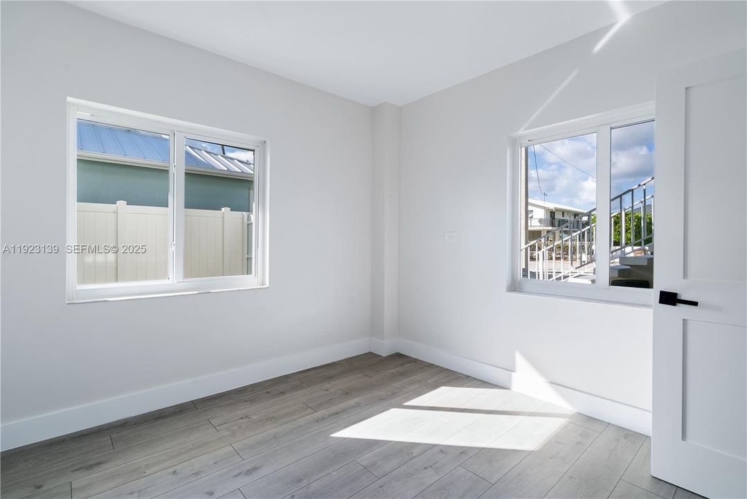 待售: $2,249,000 (5 贝兹, 3 浴室, 204 平方英尺)