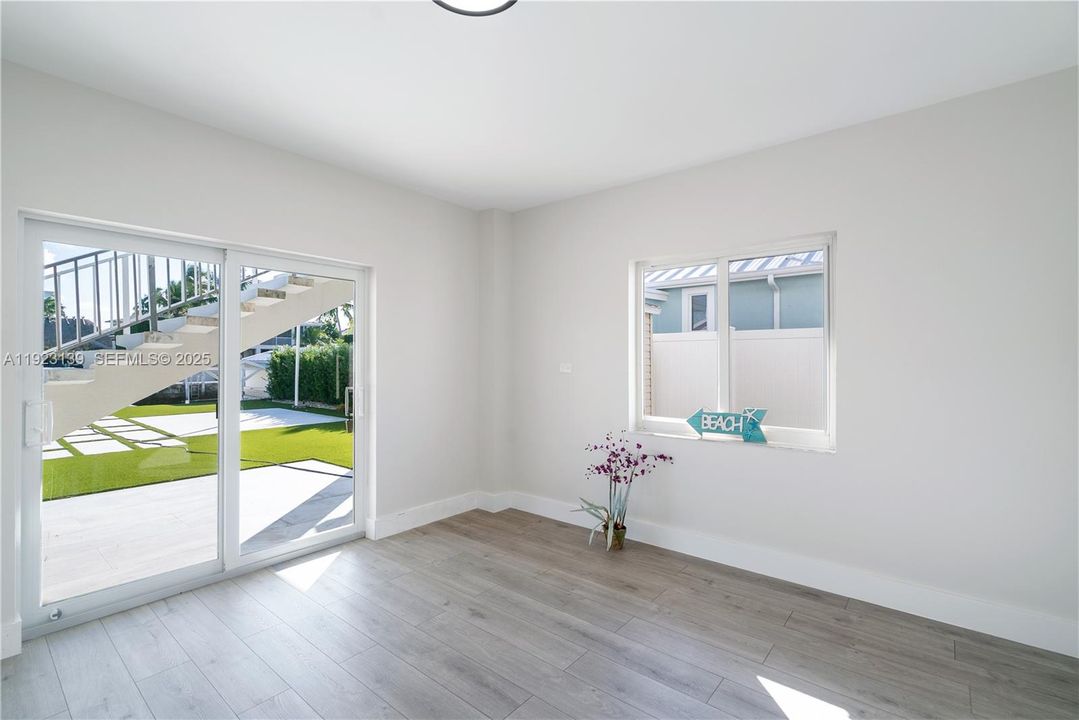 待售: $2,249,000 (5 贝兹, 3 浴室, 204 平方英尺)