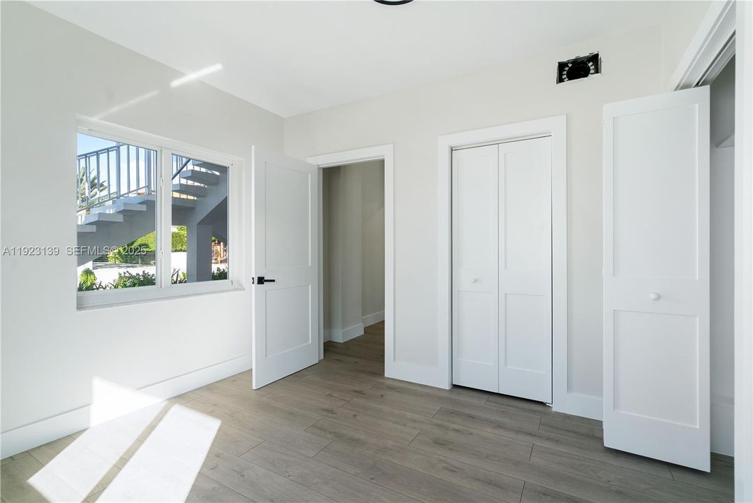 待售: $2,249,000 (5 贝兹, 3 浴室, 204 平方英尺)