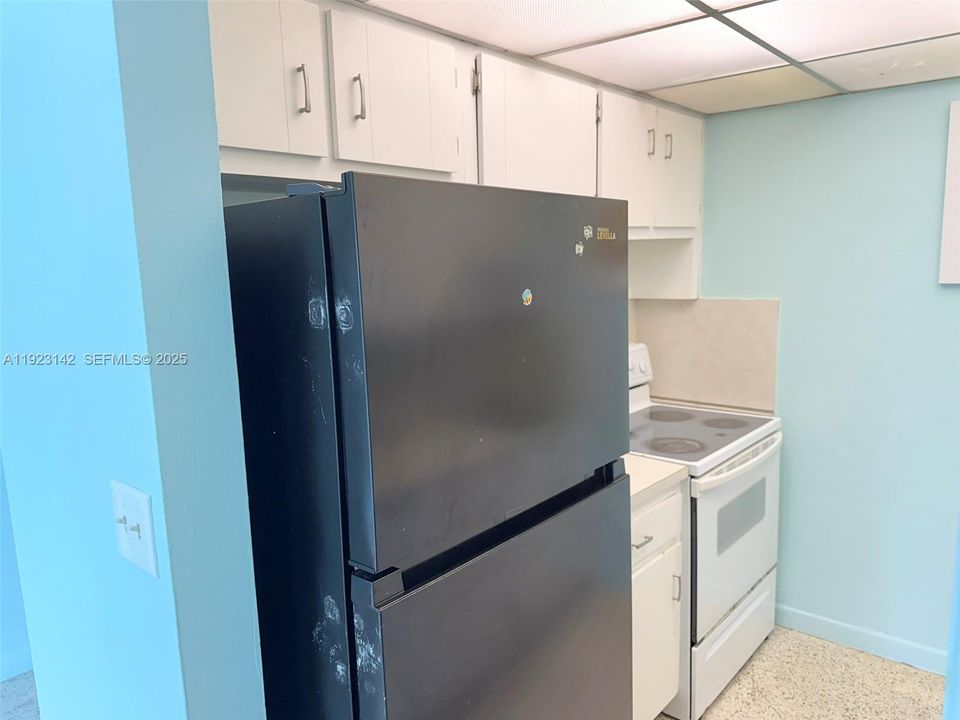 Active With Contract: $2,000 (2 beds, 1 baths, 672 Square Feet)