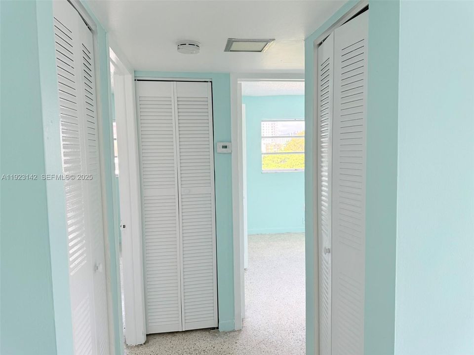 Active With Contract: $2,000 (2 beds, 1 baths, 672 Square Feet)