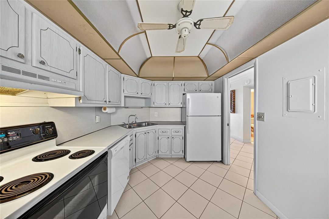 kitchen can open to living area.