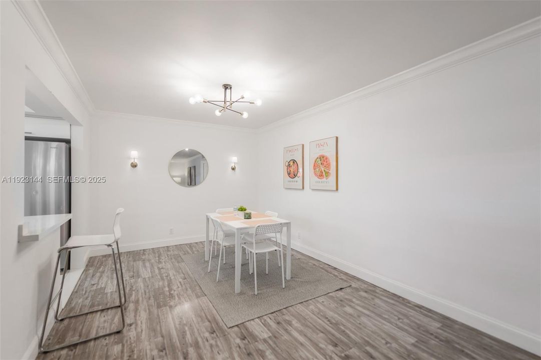 For Sale: $250,000 (2 beds, 2 baths, 1070 Square Feet)