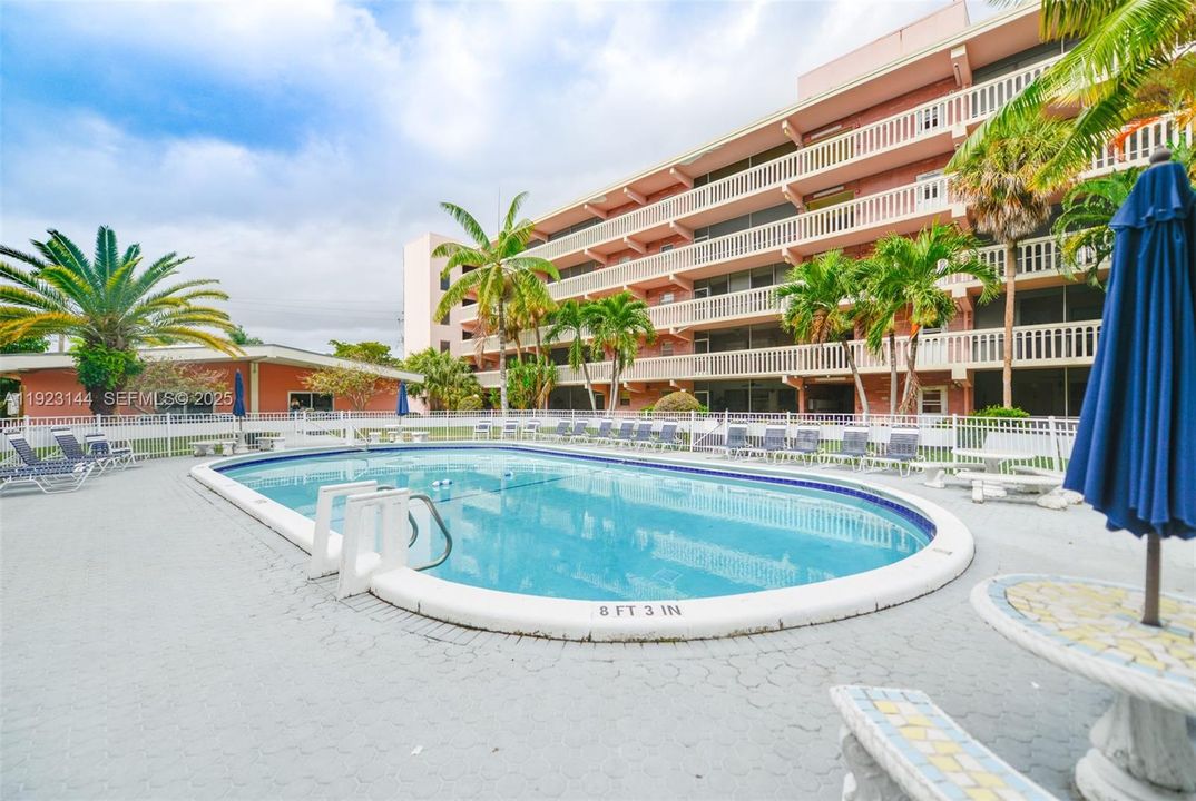 For Sale: $250,000 (2 beds, 2 baths, 1070 Square Feet)