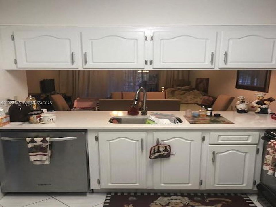 出租: $1,800 (1 贝兹, 1 浴室, 819 平方英尺)