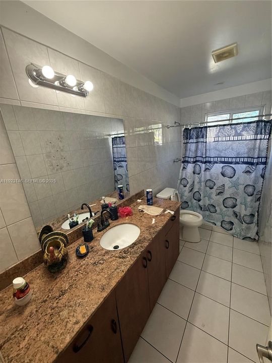 For Sale: $525,000 (3 beds, 2 baths, 1421 Square Feet)