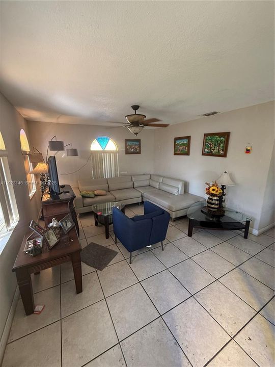 For Sale: $525,000 (3 beds, 2 baths, 1421 Square Feet)