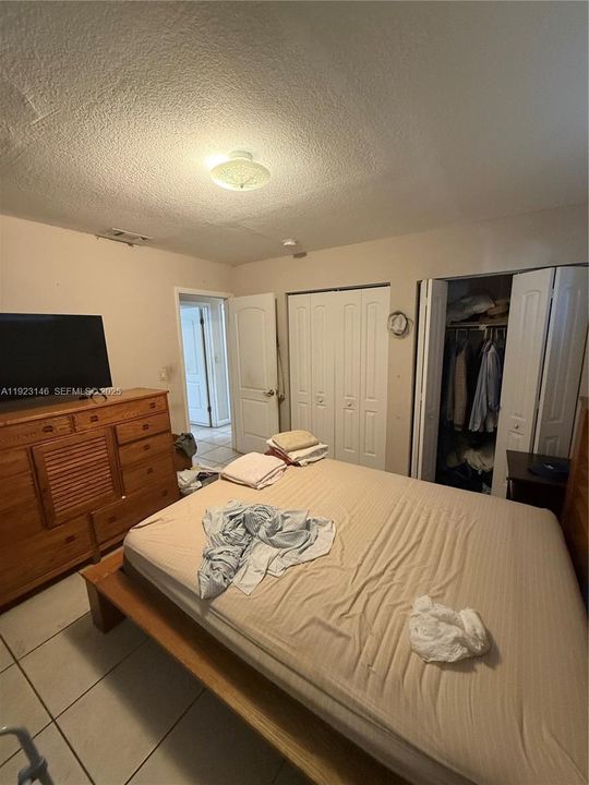 For Sale: $525,000 (3 beds, 2 baths, 1421 Square Feet)