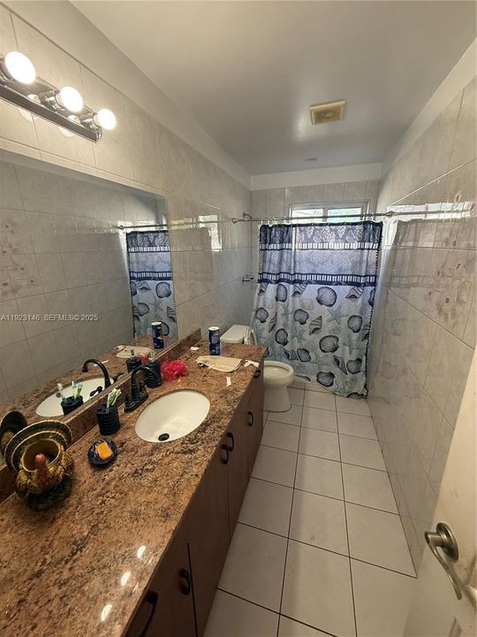 For Sale: $525,000 (3 beds, 2 baths, 1421 Square Feet)