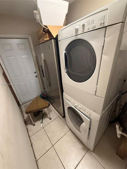 For Sale: $525,000 (3 beds, 2 baths, 1421 Square Feet)