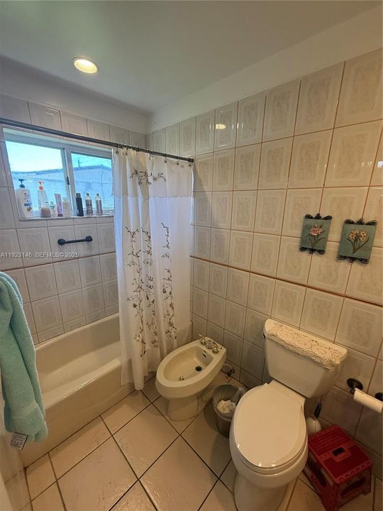 For Sale: $525,000 (3 beds, 2 baths, 1421 Square Feet)