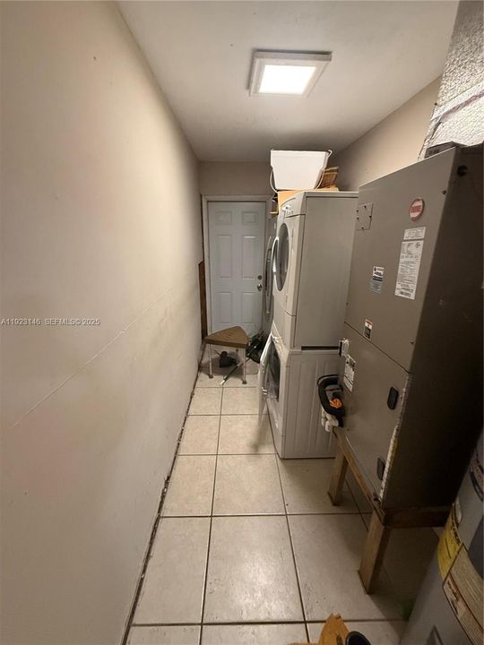 For Sale: $525,000 (3 beds, 2 baths, 1421 Square Feet)