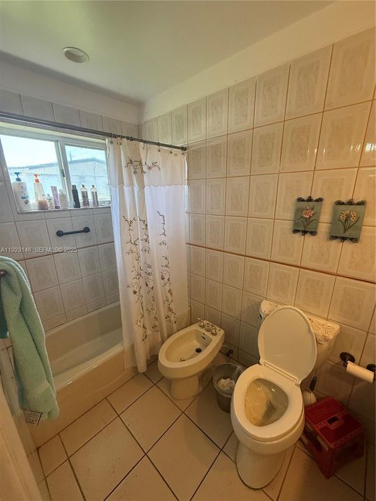 For Sale: $525,000 (3 beds, 2 baths, 1421 Square Feet)