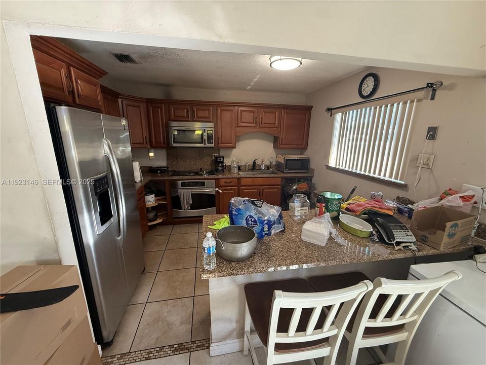 For Sale: $525,000 (3 beds, 2 baths, 1421 Square Feet)