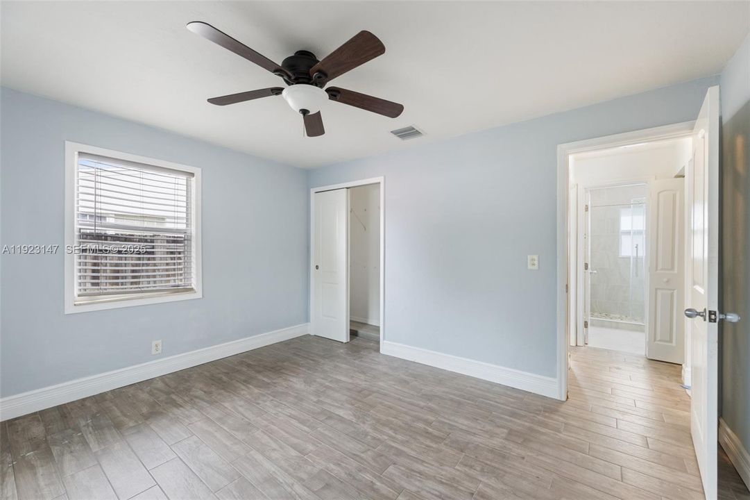 待售: $715,000 (0 贝兹, 0 浴室, 1928 平方英尺)