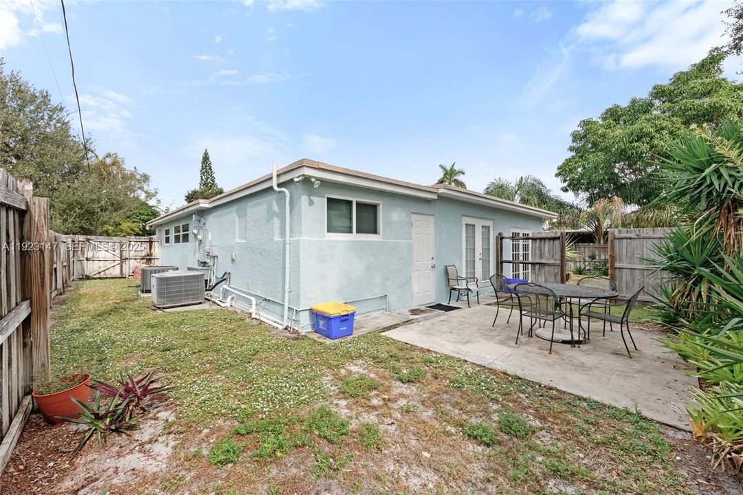 待售: $715,000 (0 贝兹, 0 浴室, 1928 平方英尺)