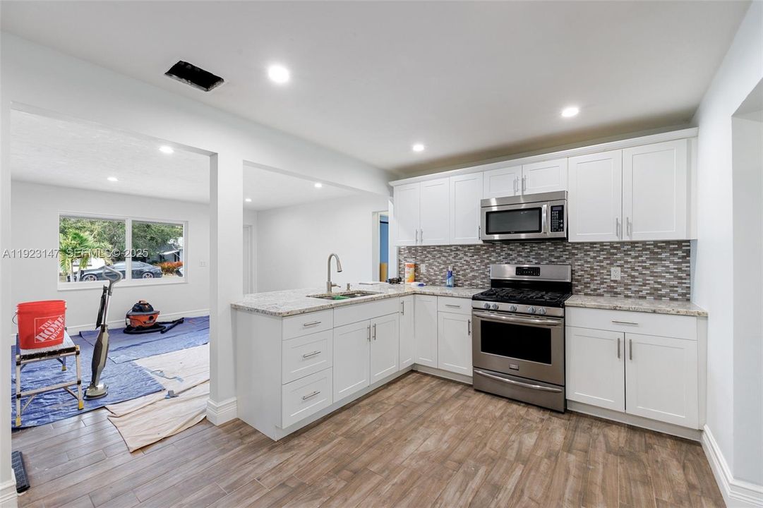 待售: $715,000 (0 贝兹, 0 浴室, 1928 平方英尺)