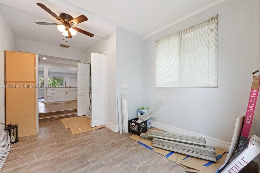 待售: $715,000 (0 贝兹, 0 浴室, 1928 平方英尺)