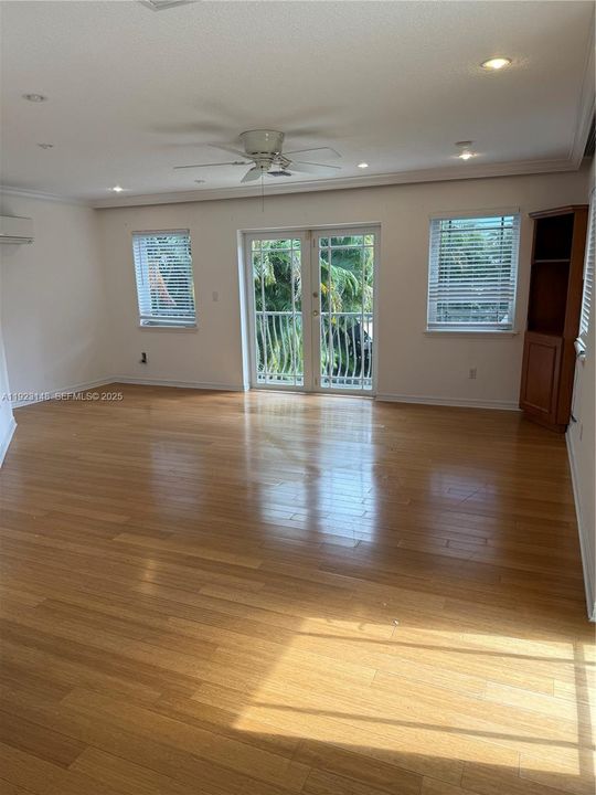 待售: $3,800,000 (0.47 acres)