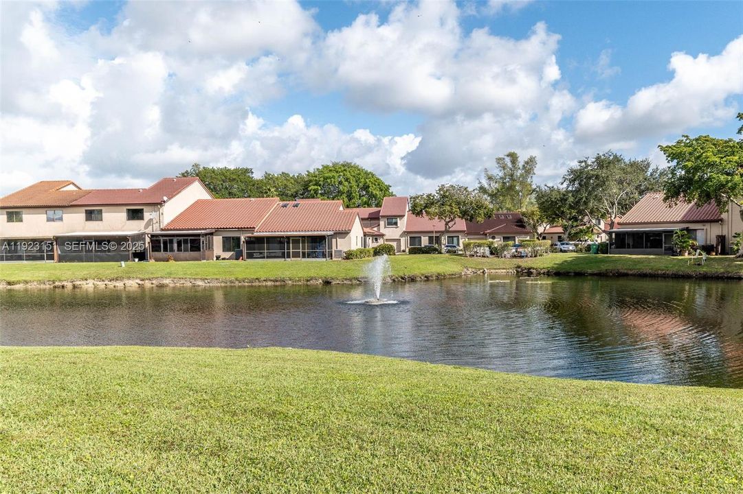 For Sale: $385,000 (3 beds, 2 baths, 1402 Square Feet)