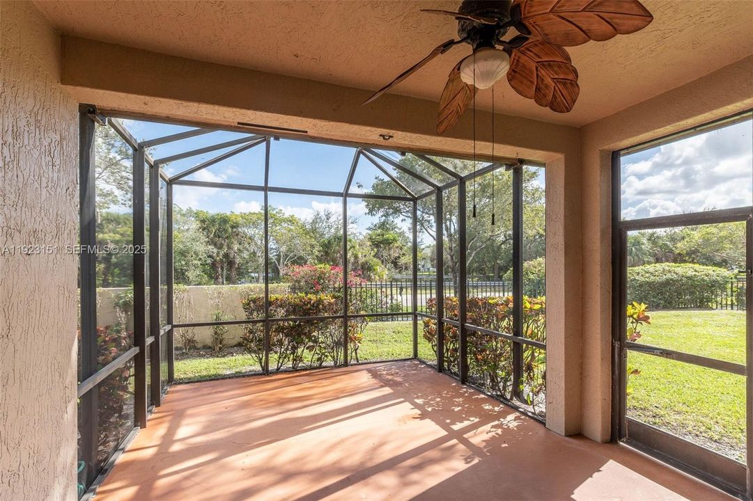 For Sale: $385,000 (3 beds, 2 baths, 1402 Square Feet)