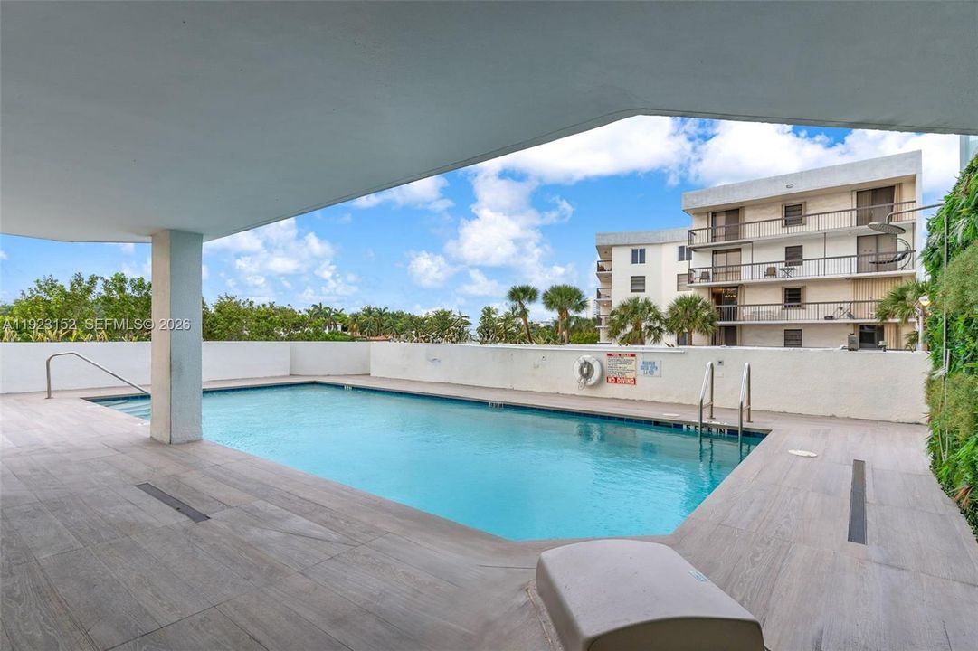 Activo con contrato: $675,000 (2 camas, 2 baños, 1020 Pies cuadrados)