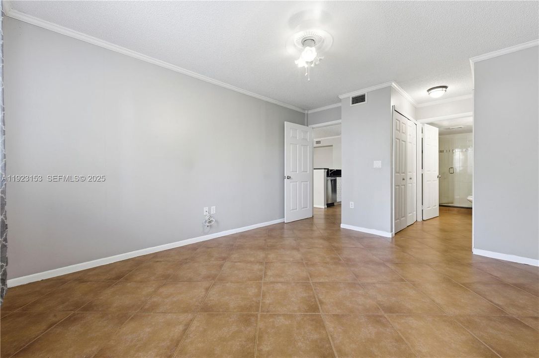 На продажу: $212,000 (2 спален, 2 ванн, 1066 Квадратных фут)