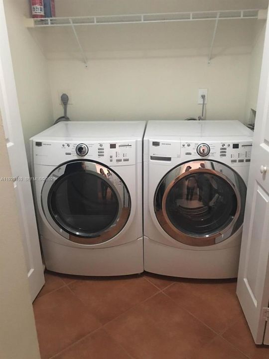 На продажу: $212,000 (2 спален, 2 ванн, 1066 Квадратных фут)