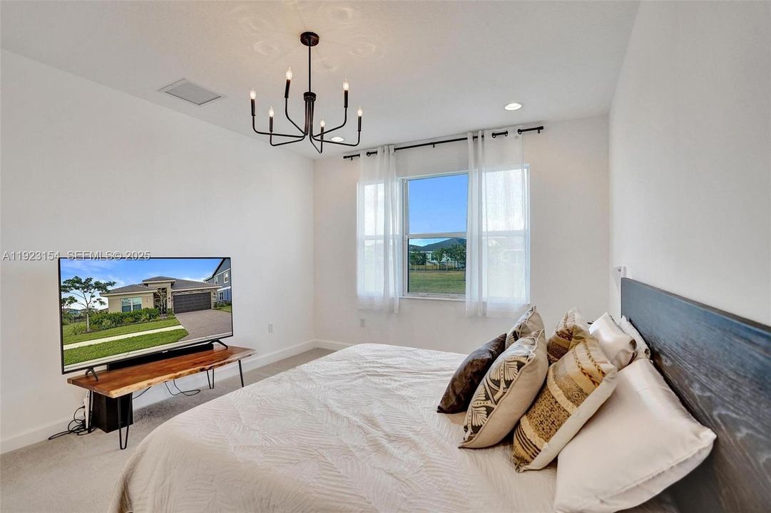 For Sale: $715,000 (3 beds, 3 baths, 2262 Square Feet)