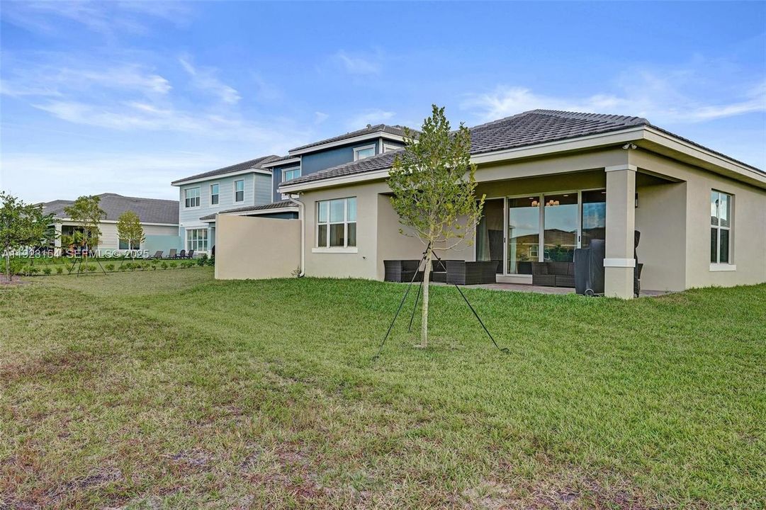 For Sale: $715,000 (3 beds, 3 baths, 2262 Square Feet)