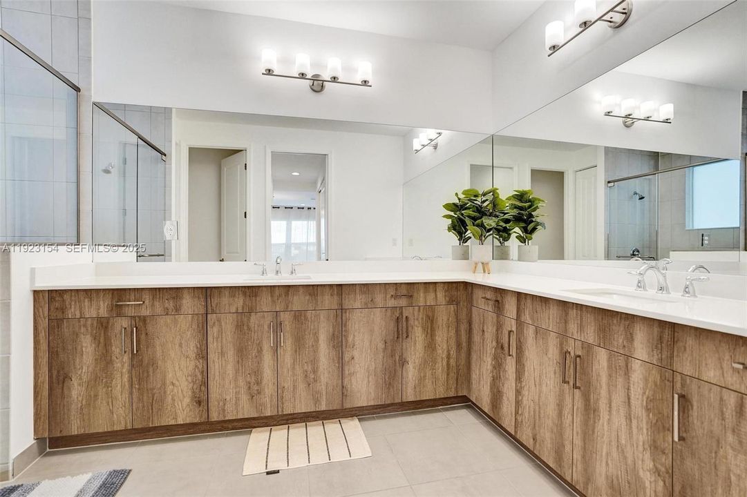 For Sale: $715,000 (3 beds, 3 baths, 2262 Square Feet)