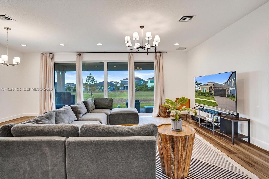 For Sale: $715,000 (3 beds, 3 baths, 2262 Square Feet)