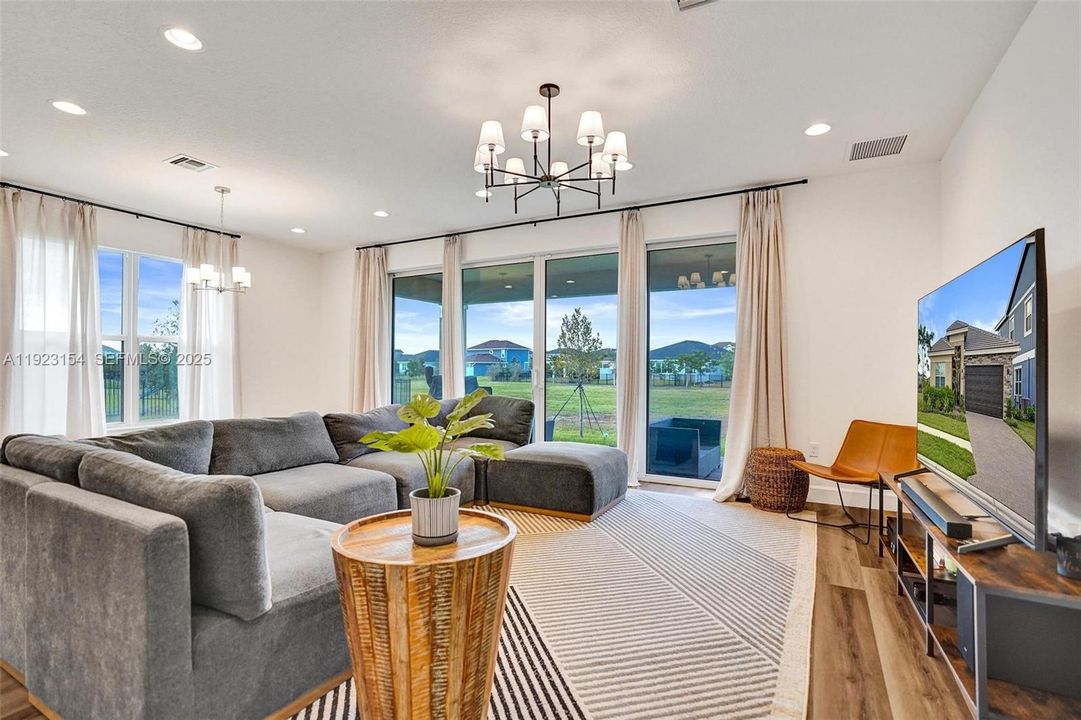 For Sale: $715,000 (3 beds, 3 baths, 2262 Square Feet)