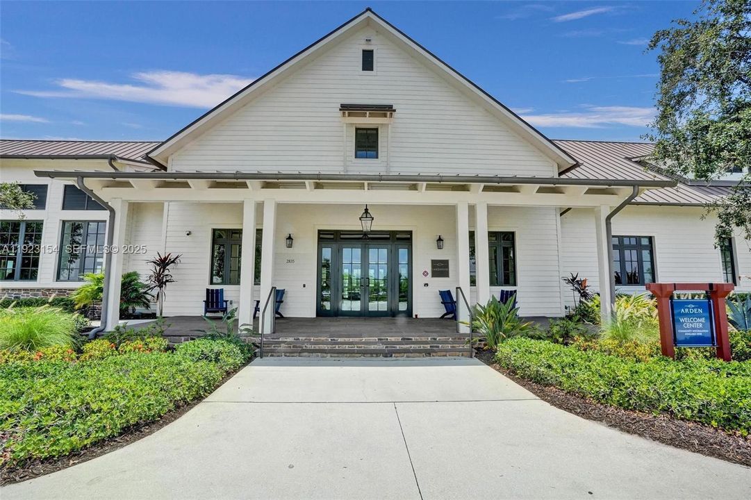 For Sale: $715,000 (3 beds, 3 baths, 2262 Square Feet)