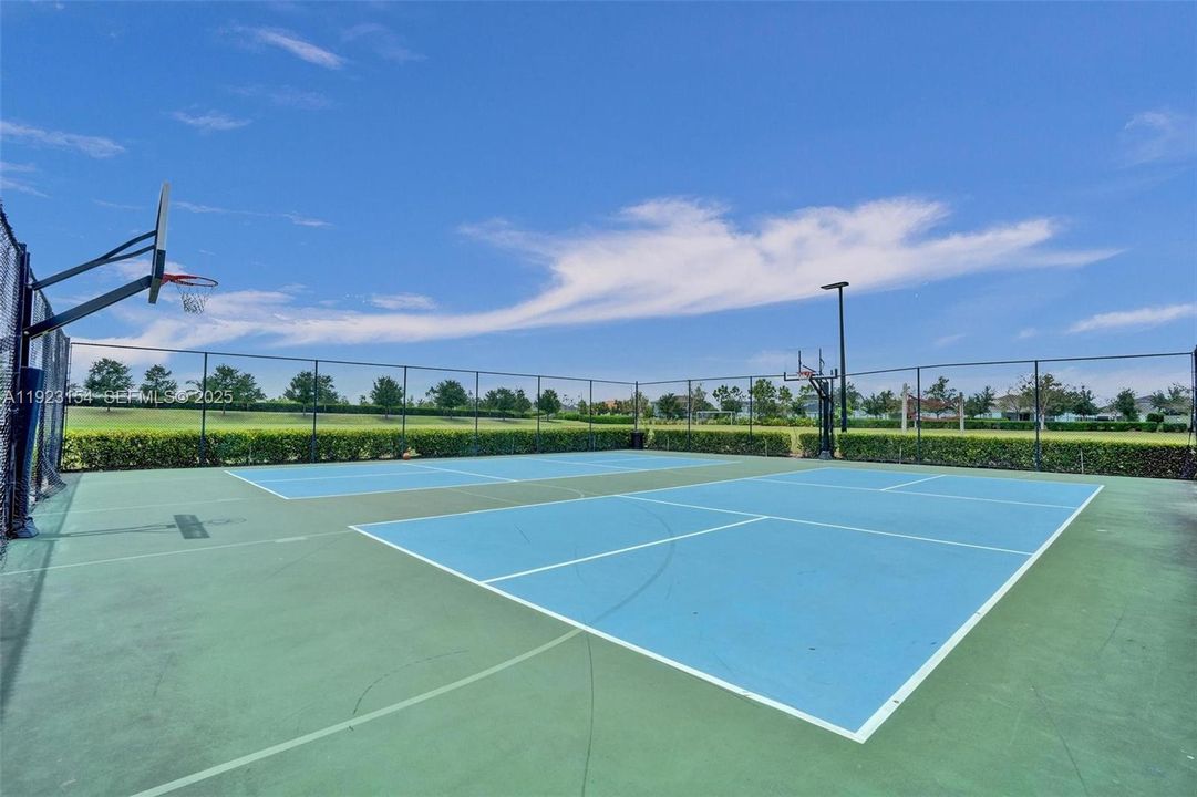 For Sale: $715,000 (3 beds, 3 baths, 2262 Square Feet)