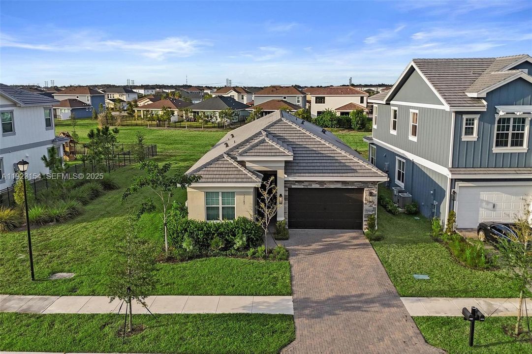 For Sale: $715,000 (3 beds, 3 baths, 2262 Square Feet)