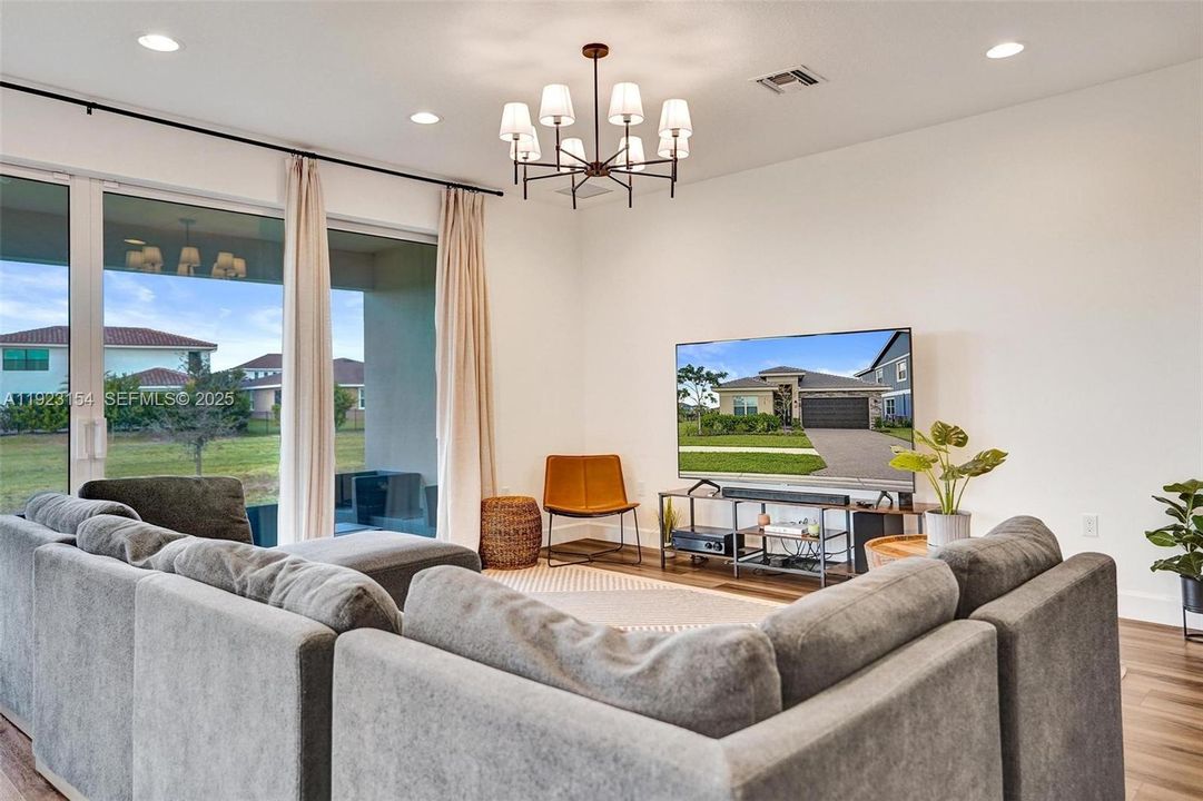 For Sale: $715,000 (3 beds, 3 baths, 2262 Square Feet)