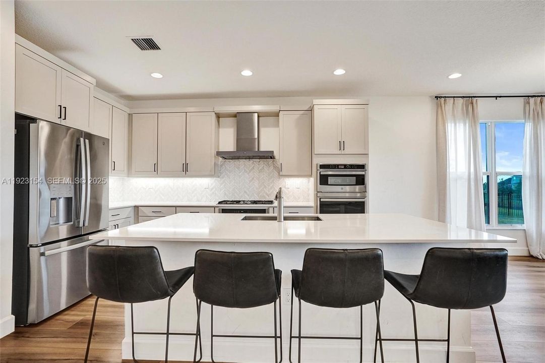 For Sale: $715,000 (3 beds, 3 baths, 2262 Square Feet)