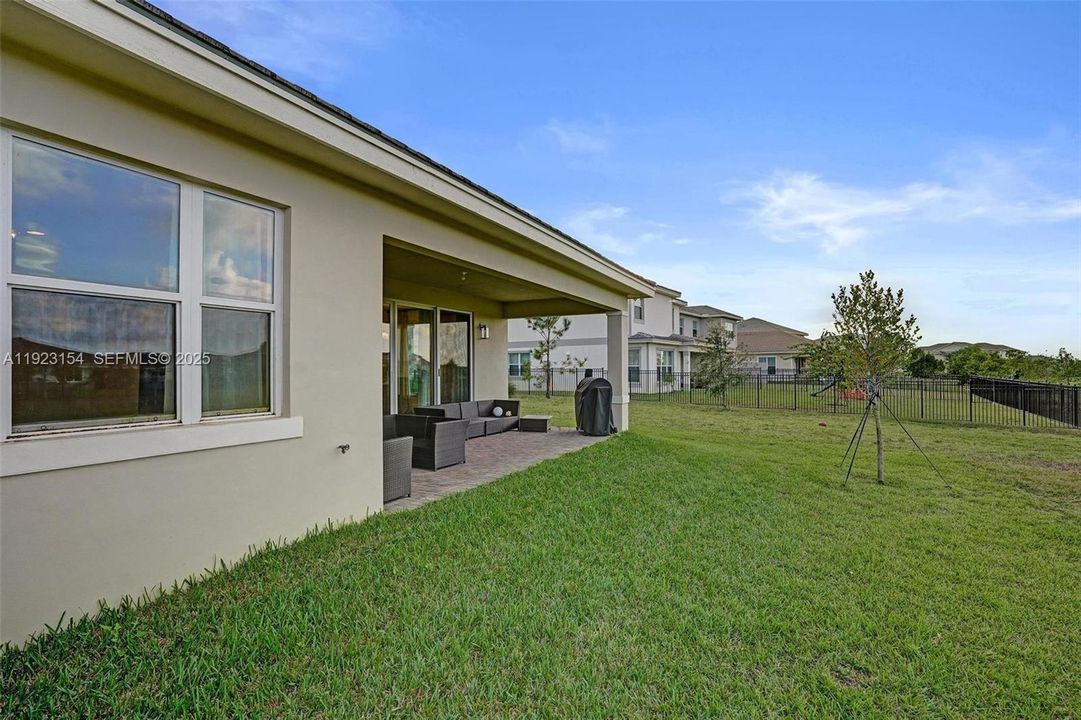 For Sale: $715,000 (3 beds, 3 baths, 2262 Square Feet)