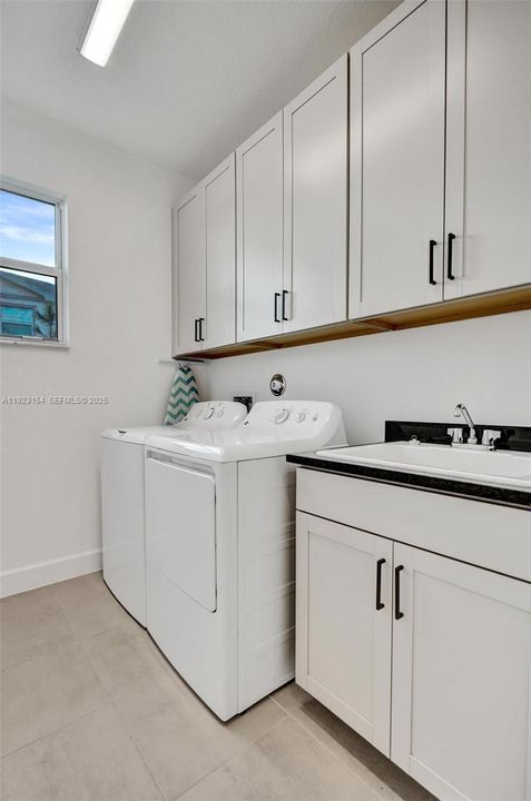 For Sale: $715,000 (3 beds, 3 baths, 2262 Square Feet)