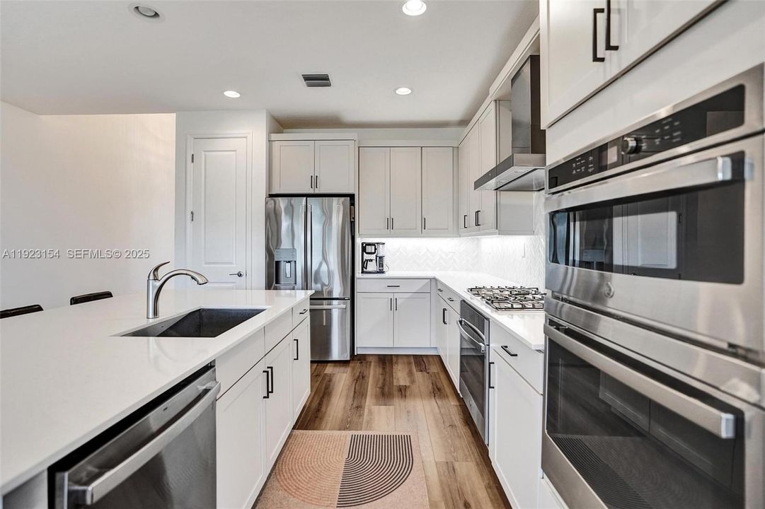 For Sale: $715,000 (3 beds, 3 baths, 2262 Square Feet)