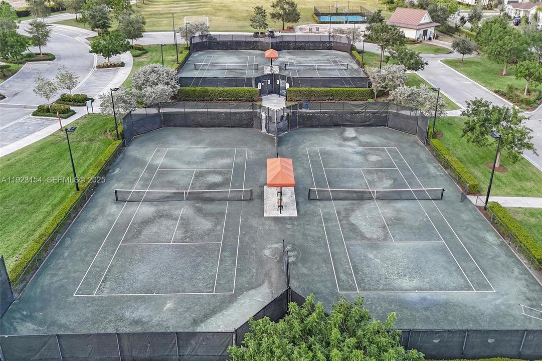 For Sale: $715,000 (3 beds, 3 baths, 2262 Square Feet)