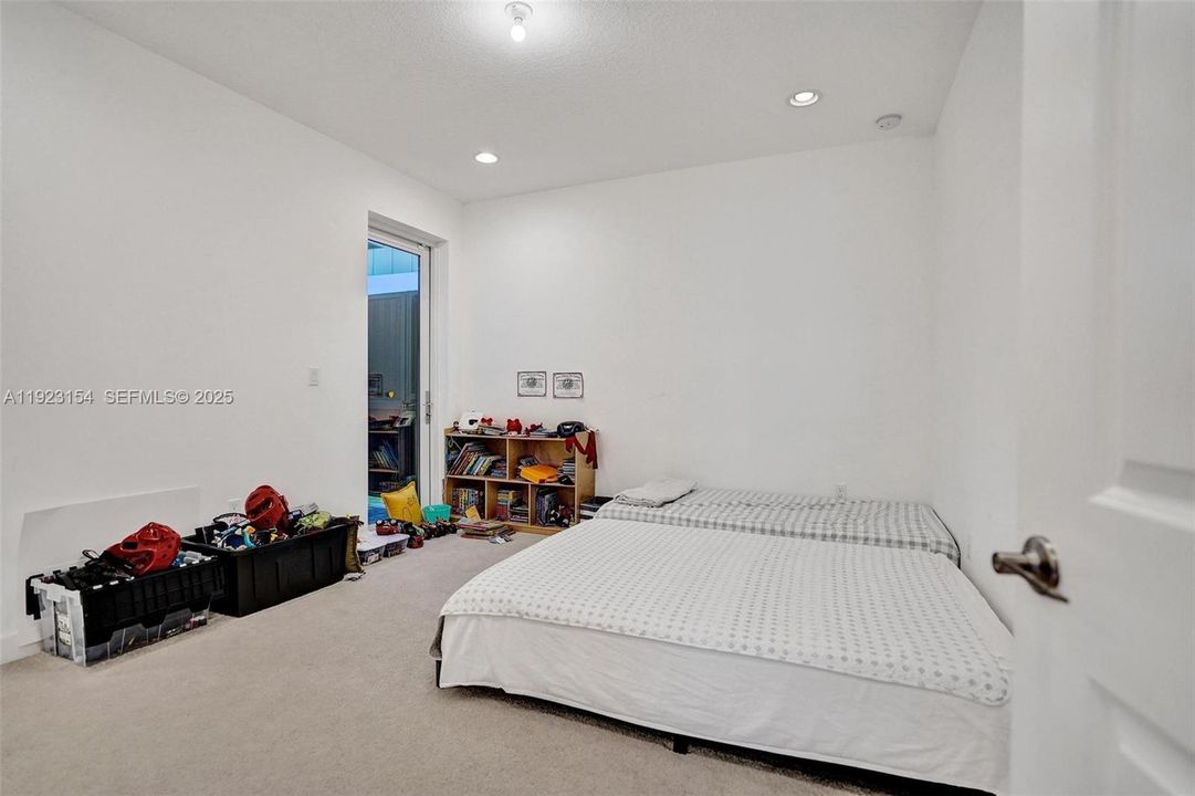 For Sale: $715,000 (3 beds, 3 baths, 2262 Square Feet)