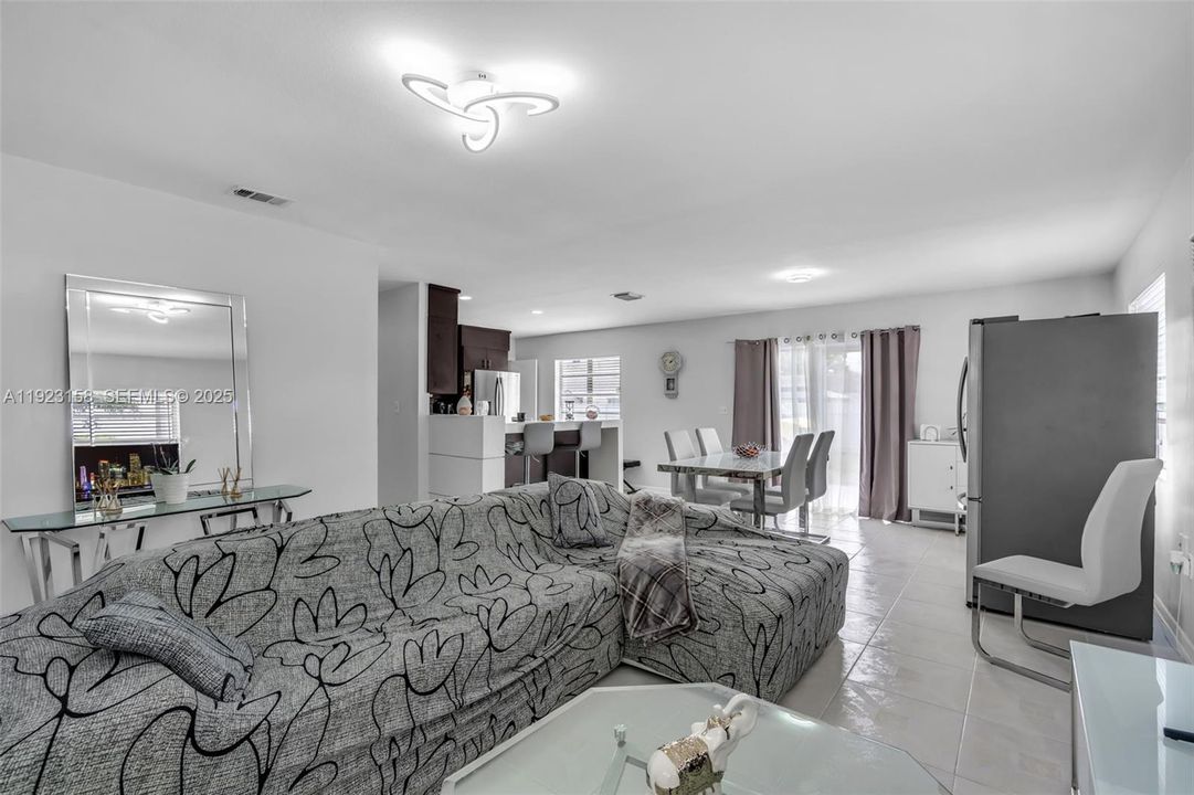 For Sale: $499,000 (3 beds, 2 baths, 1328 Square Feet)