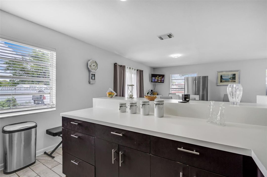 For Sale: $499,000 (3 beds, 2 baths, 1328 Square Feet)