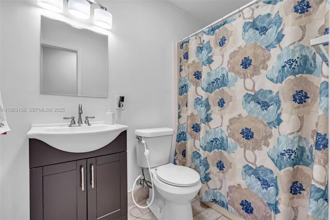 For Sale: $499,000 (3 beds, 2 baths, 1328 Square Feet)